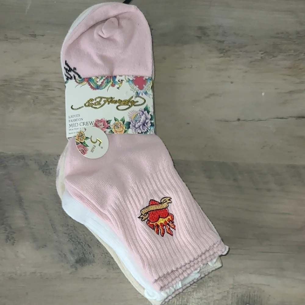Ed Hardy Pink and White Ankle Socks with Ribbed Texture